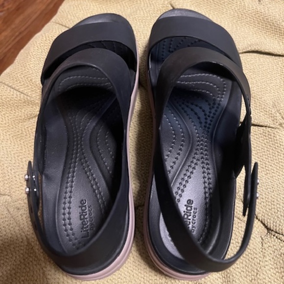 Crocs Brooklyn Low Wedge Sandal - Picture 7 of 12